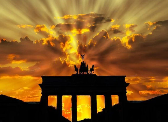 Статья на немецком языке с переводом и упражнениями. Германия. Deutschland.